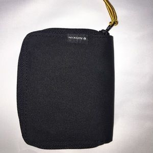 Nixon wallet